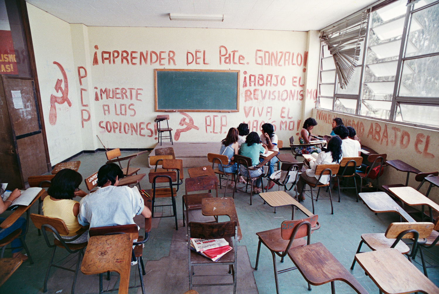 Universidad Nacional Mayor de San Marcos. Lima, 1992. (Código: VI14-32)