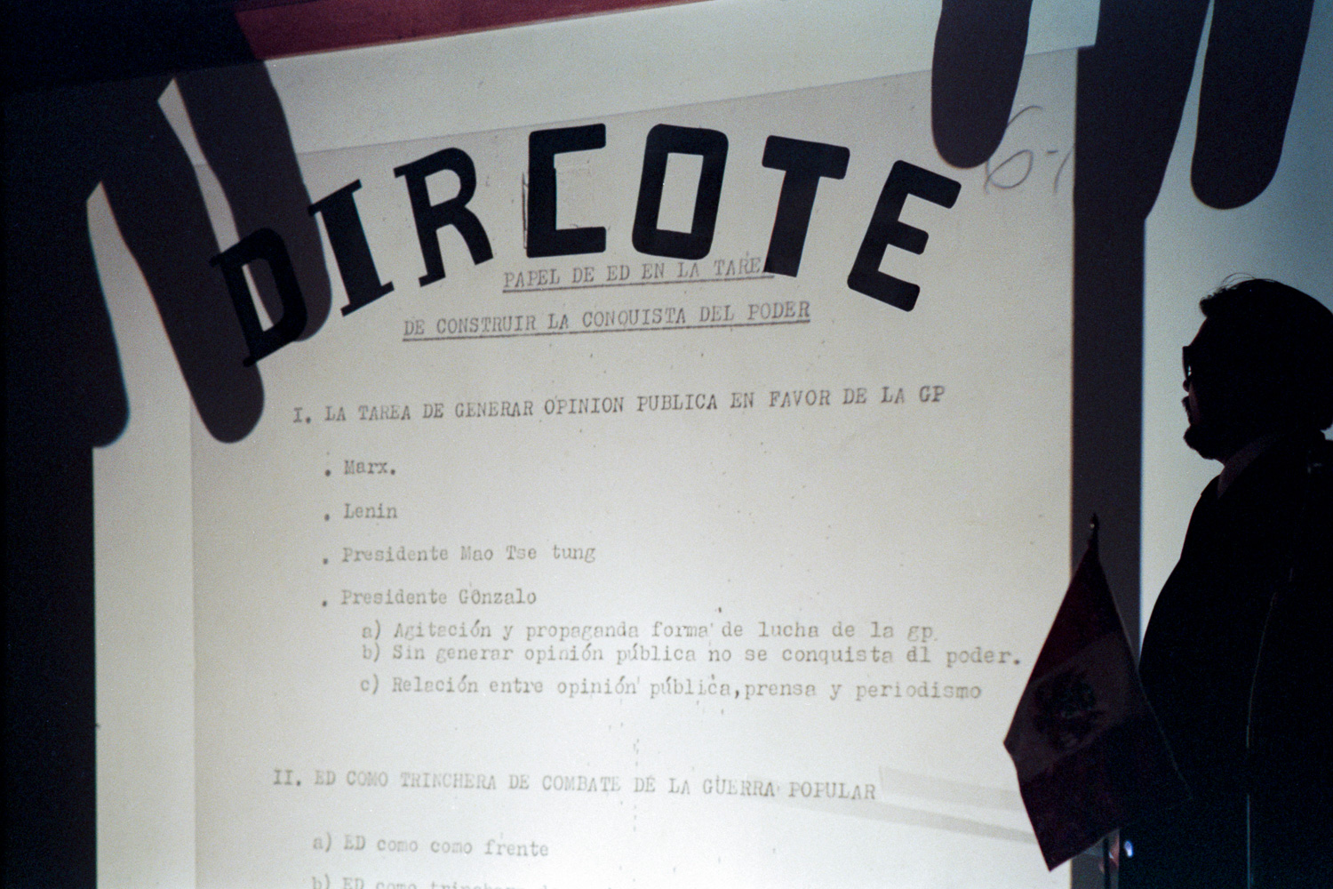 Presentación de la Dirección Contra el Terrorismo. Lima, 1992. (Código: VI14-16)