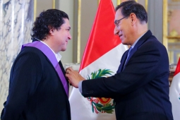 Gastón Acurio es condecorado por el gobierno peruano