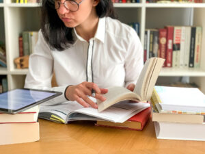 Se abre la recepción de manuscritos para el 1er número de la Revista Académica Estudiantil de la Facultad de Letras y Ciencias Humanas